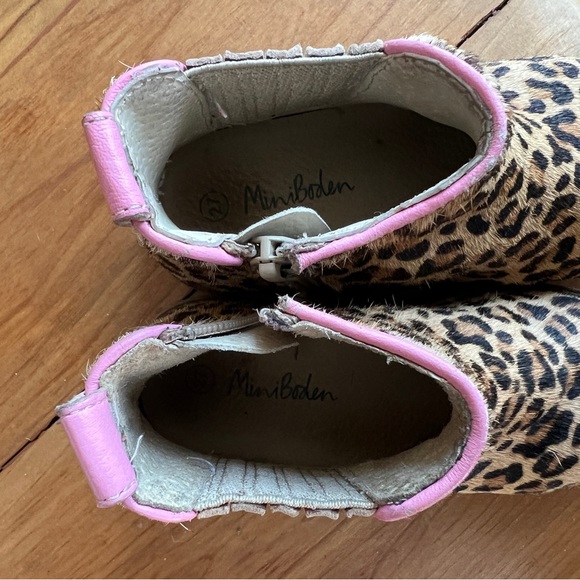 Girls leopard mini Boden Chelsea boot - Picture 2 of 4